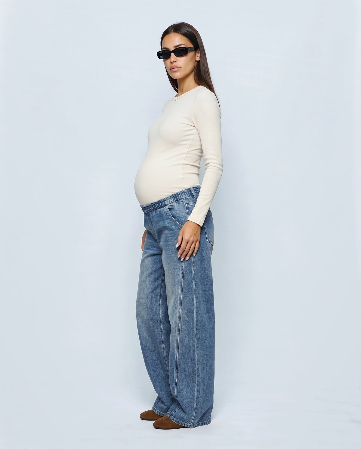 Remy Wide-Leg Maternity Jeans in Vintage blue, side close-up