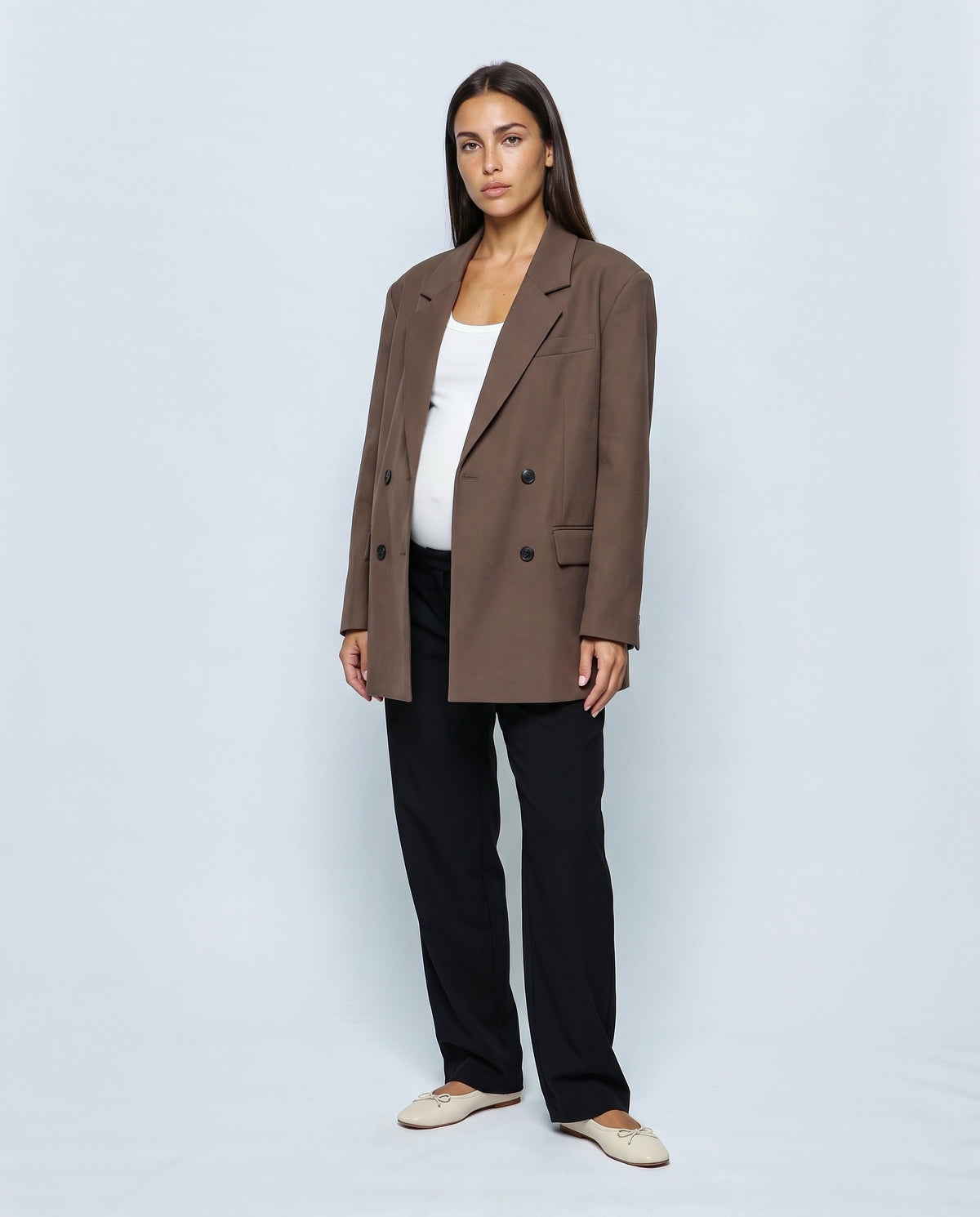 Lou Oversized Blazer in Mocha brown, closed over the bump