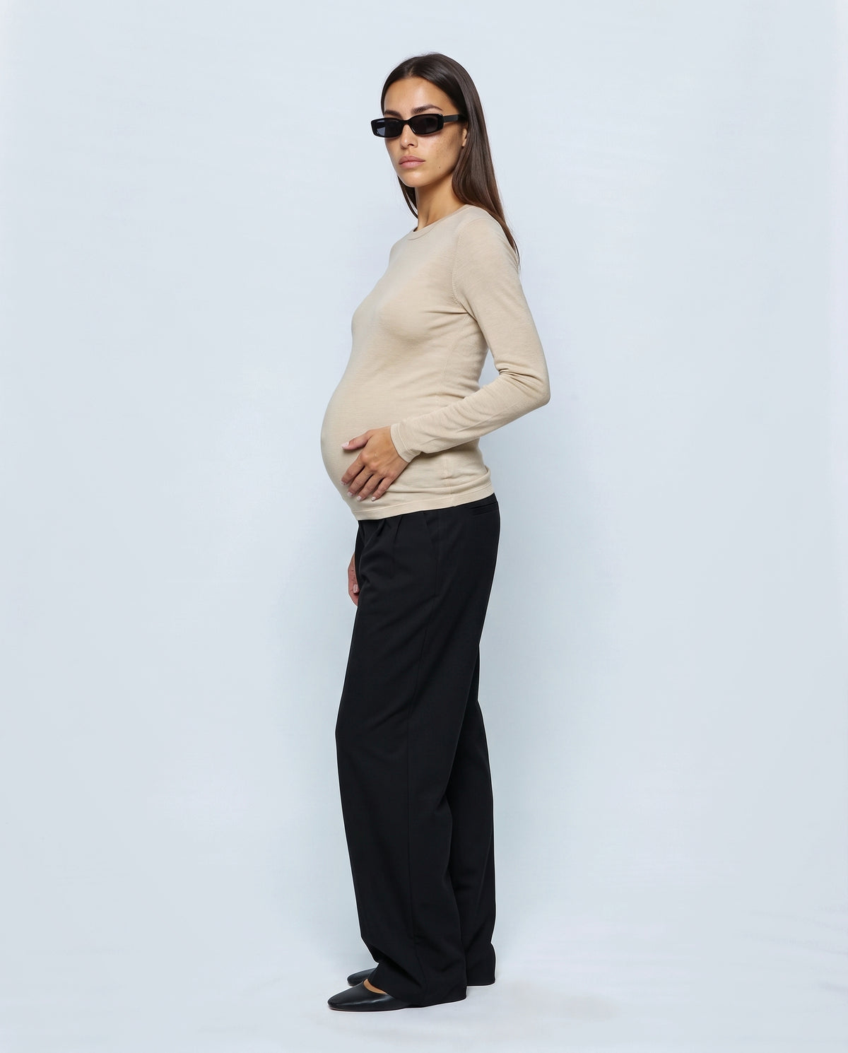The Fine-Knit Layering Top in Linen beige, side view