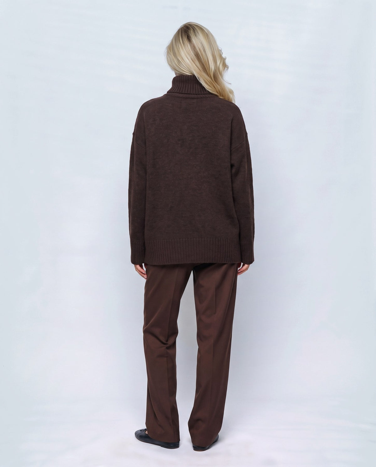 Nina Relaxed Turtleneck in Café brown, back view on a non-pregnant model