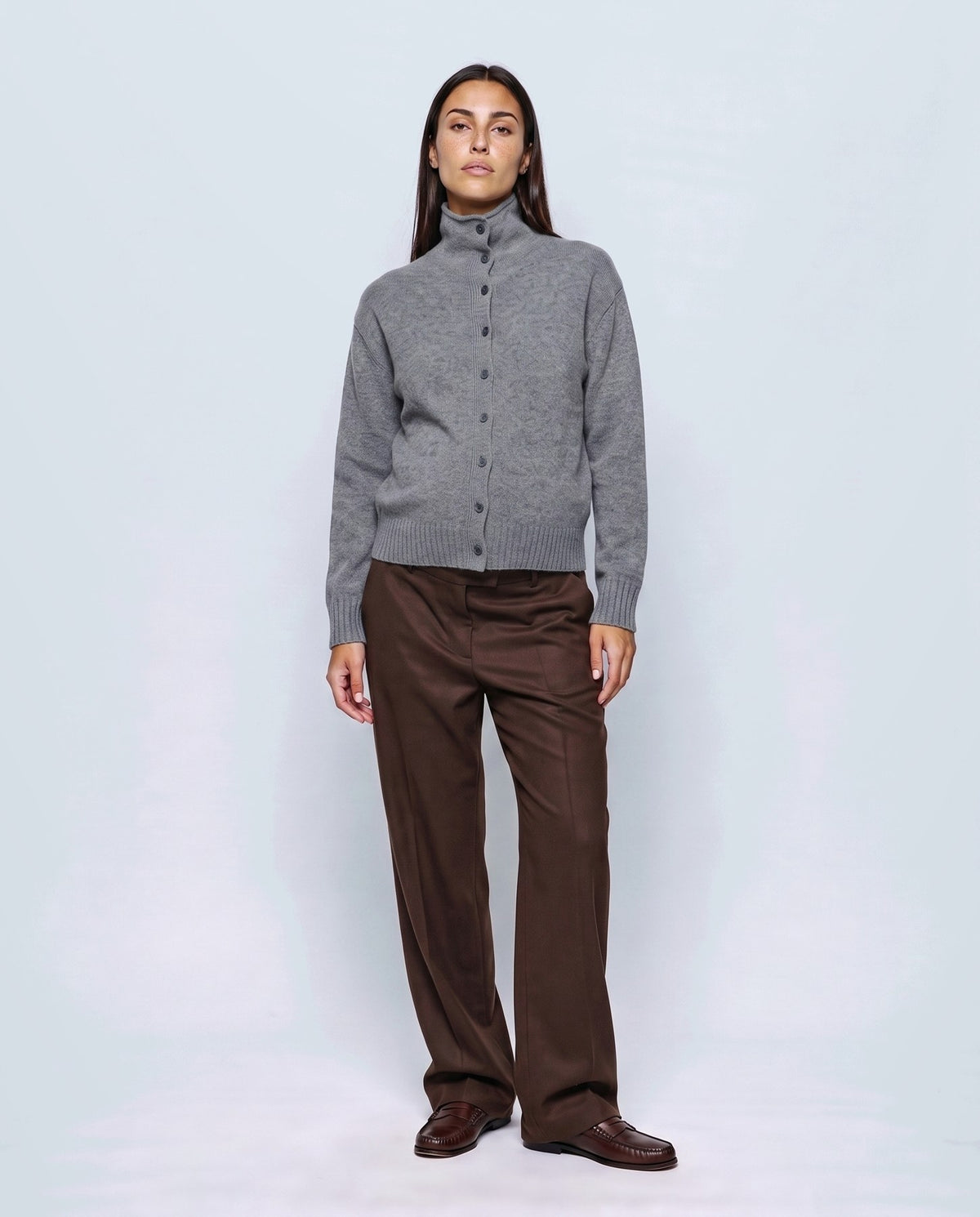 Sabine Cropped Cardigan in Paris grey, closed styling